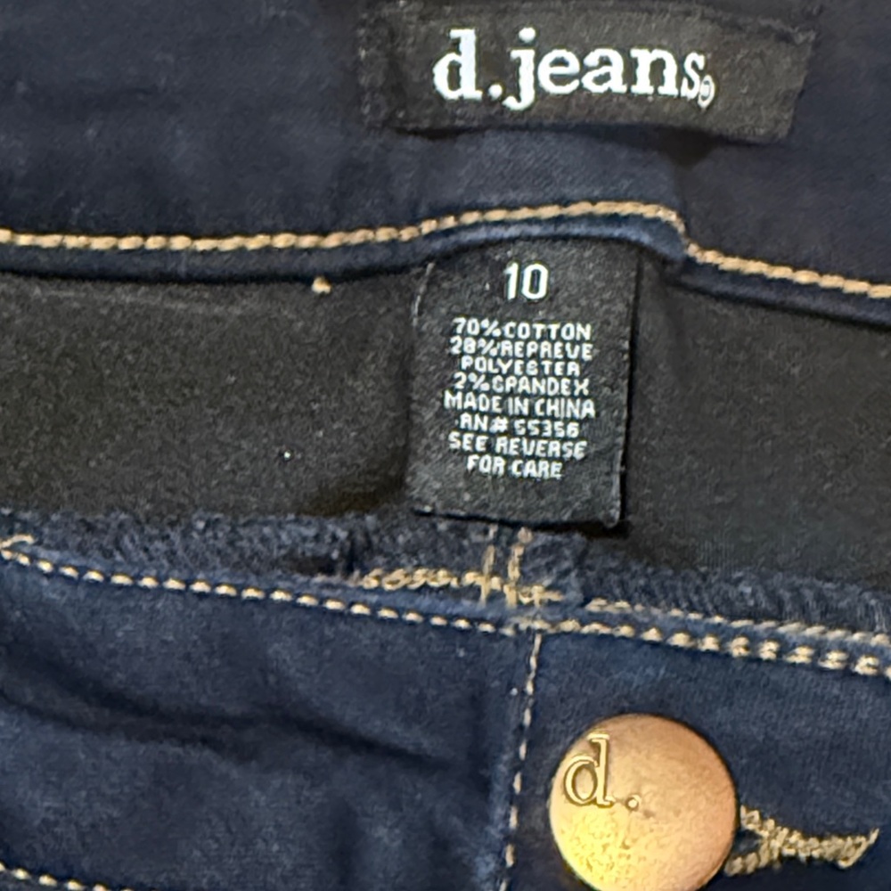 d. jeans Navy Capris - Picture 4 of 8